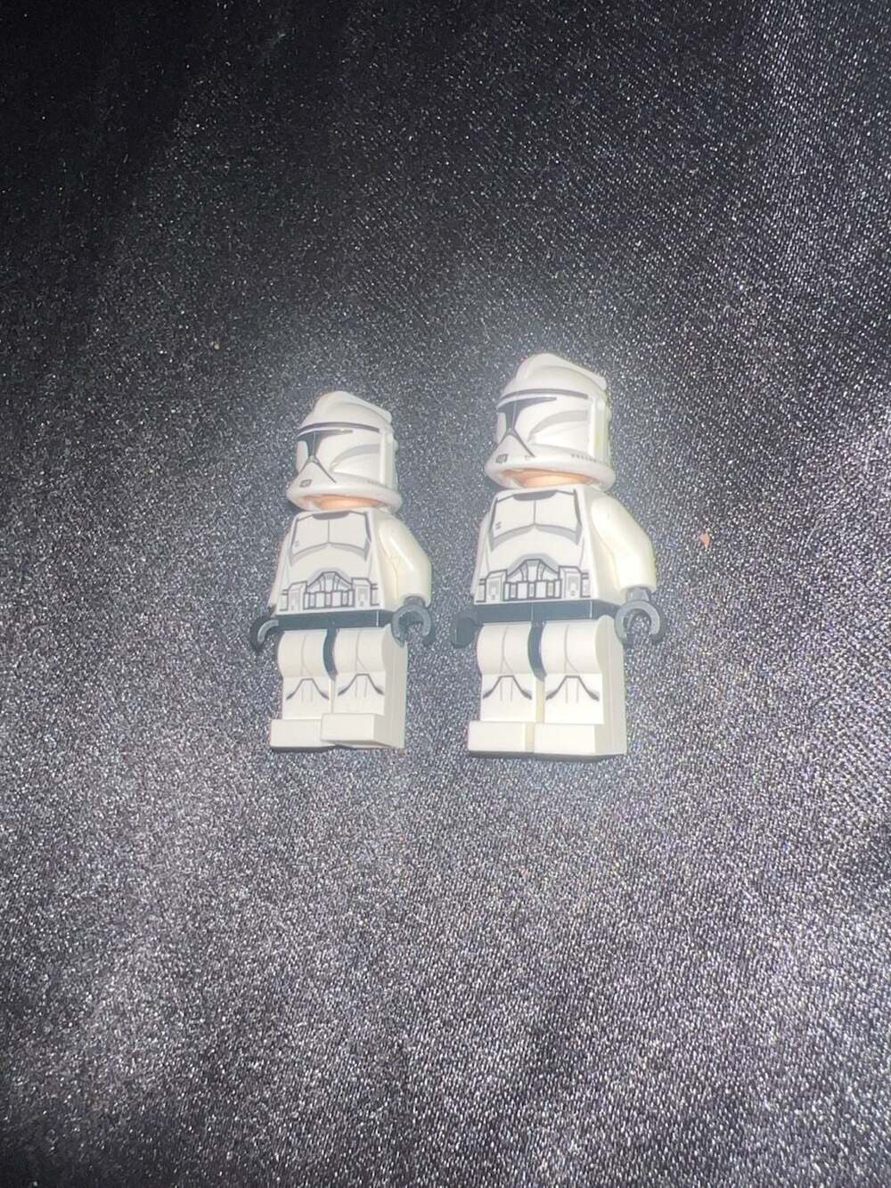 LEGO Star Wars Phase 1 Clone Trooper Minifigures (Lot of 2) - Picture 3 of 6